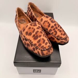 DV by Dolce Vita NWT Leopard Calf Hair Loafers Flats Women’s Size 8.5